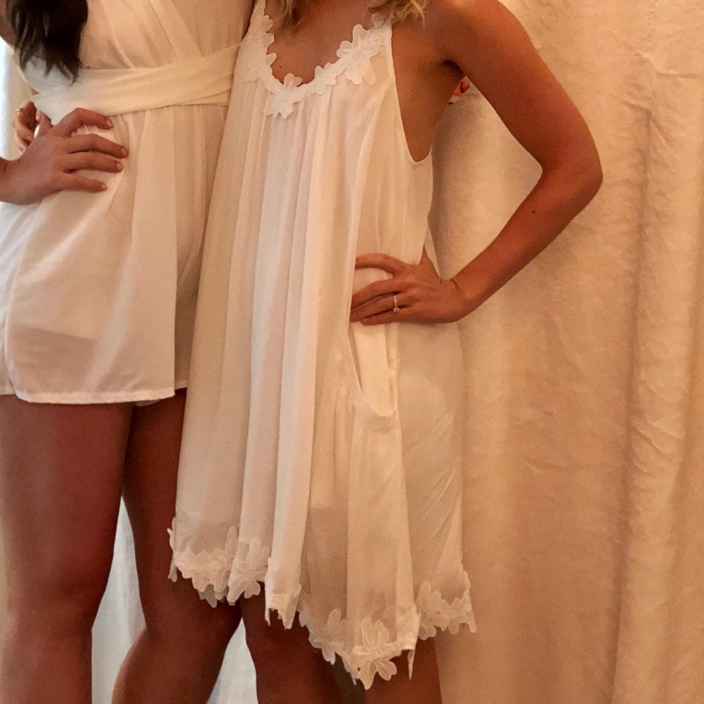 White open-back dress - Size Small